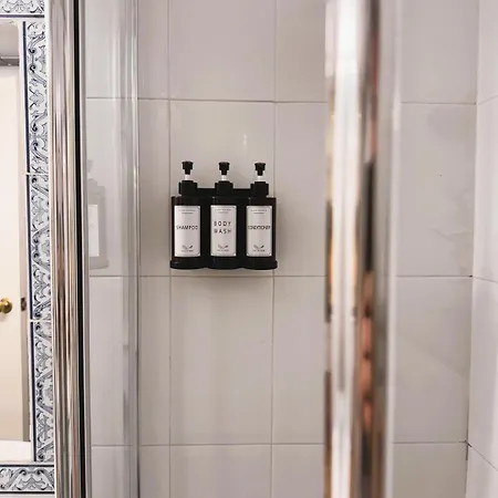 Dona Juana Apartman *